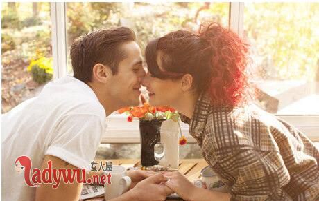 婚外恋男人动情的表现