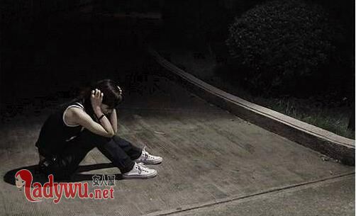 女人爱你入骨的表现
