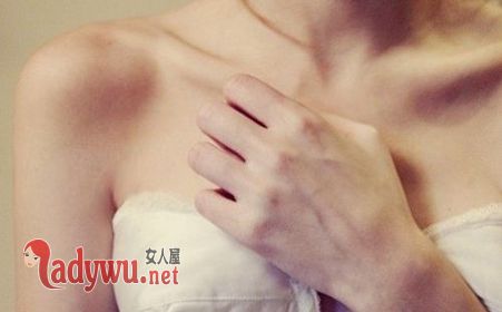 女性乳房疼痛怎么回事