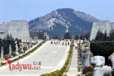 武则天乾陵无头之谜