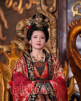 李显和武则天的关系