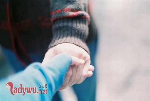 已婚女人让摸手的心理