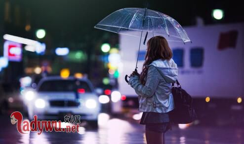 兄弟女友在泳池诱惑我