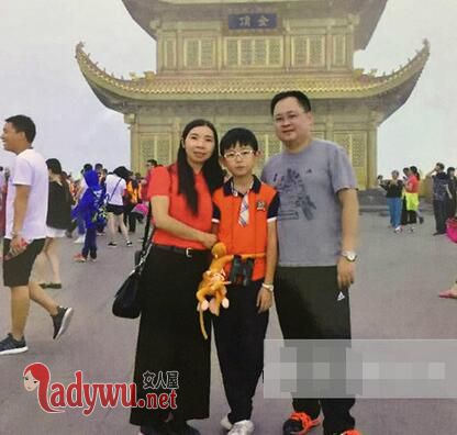 父子俩靠上百张留言条交流