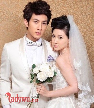 吴尊爱妻罕见露面