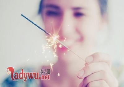 女人黑眼圈是什么原因引起的