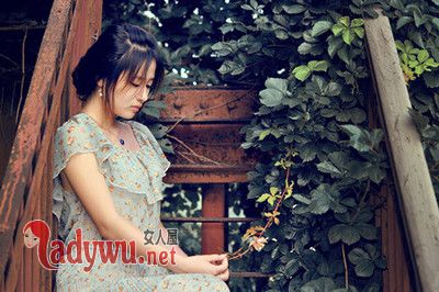 女人黑眼圈是什么原因引起的