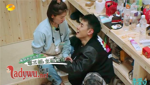 亲爱的客栈纪凌尘用什么相机