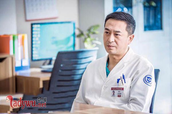 急诊科医生梅律师助手扮演者