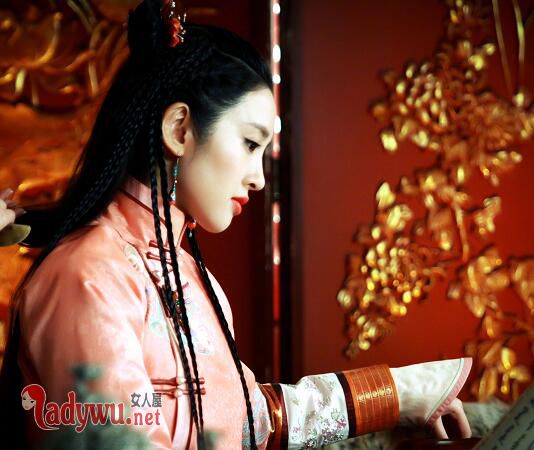 东哥与皇太极相差多少