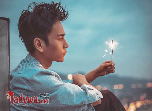 水瓶座男生容易出轨吗