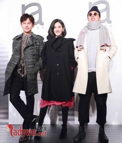 谢娜孕后首亮相