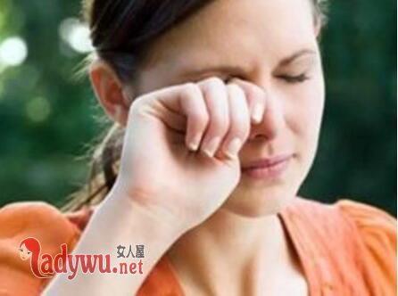 眼睛干涩痒是怎么回事