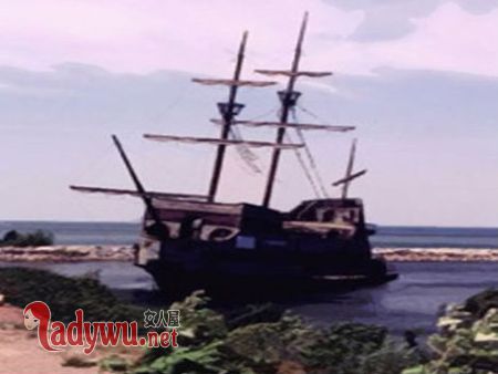 日本海岸现幽灵船