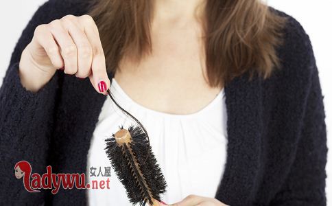 女人老是掉头发