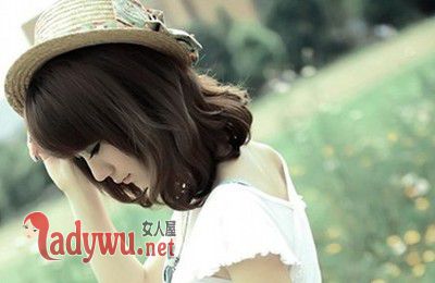 属鸡男生爱上一个人的表现
