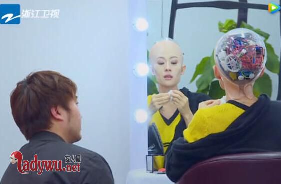 演员的诞生章子怡光头造型