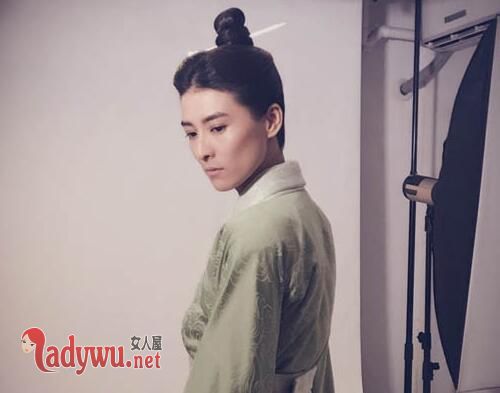 历史上何晏是男是女