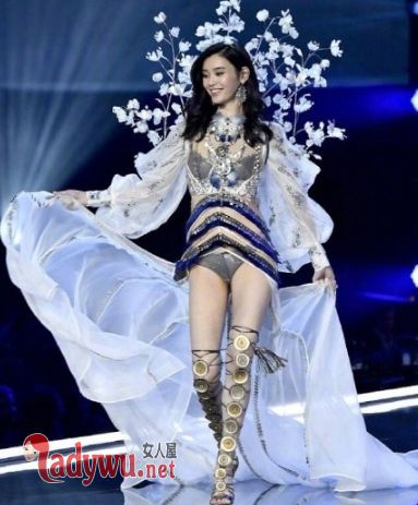 奚梦瑶怎么上的维密