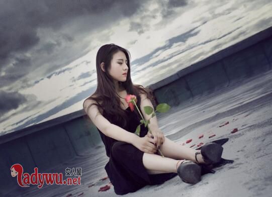 去参加婚礼把新娘睡了