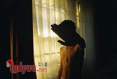 属狗的女人对待爱情