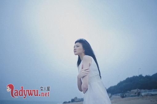 厨房整理完后入朋友妻卧室