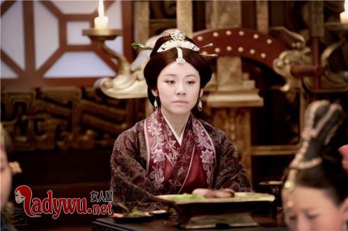 琅琊榜2莱阳太夫人为什么诅咒梁帝