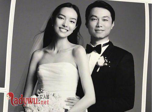 超模孙菲菲晒结婚照宣布婚讯