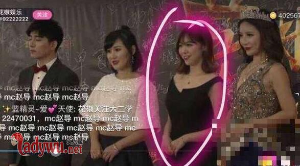 薛之谦被强吻