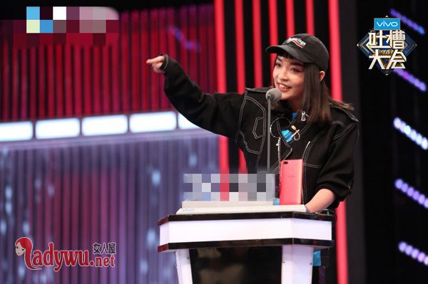 吐槽大会臧鸿飞戴的什么帽子