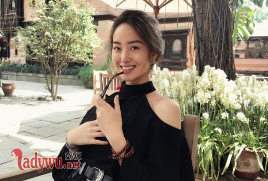 杨采钰陈金飞什么时候在一起的