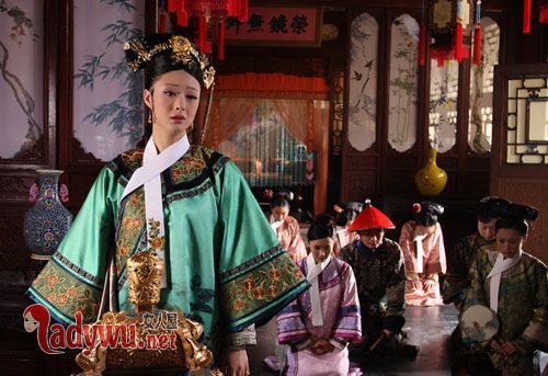 年姝媛和年世兰是什么关系