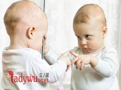 梦见自己照镜子是什么意思