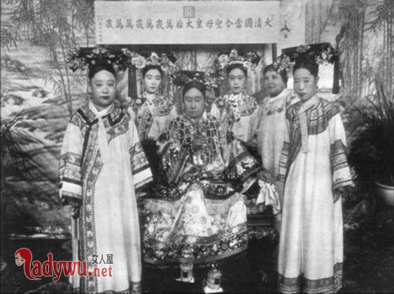 皇帝多少岁可以临幸