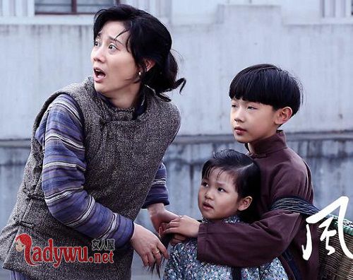 风筝高君宝养母扮演者是谁