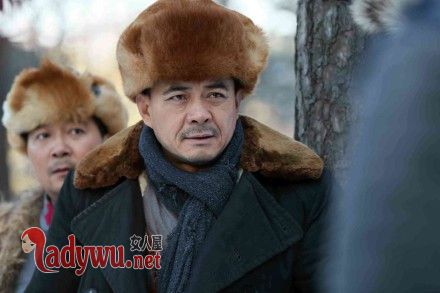 第一声枪响杨震山原型是谁