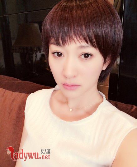 李小冉和李小璐的关系