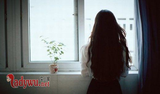 趴在玻璃上顶弄