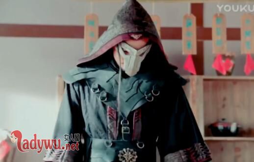 艳骨铜面人是谁