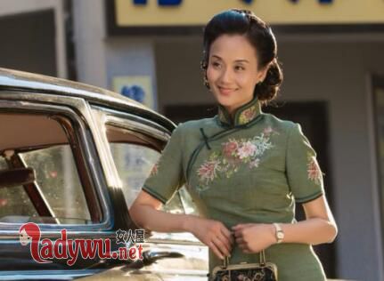 小楼又东风吕晗芝妈妈扮演者是谁