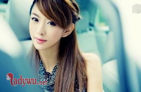 老公开车和小叔坐后座