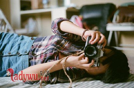 如何讨得属鸡女生的喜欢