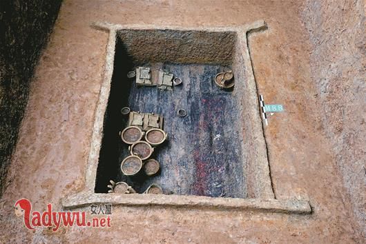 湖北发现青铜器
