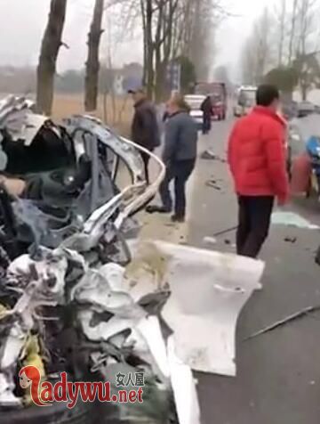 抢劫司机撞车身亡