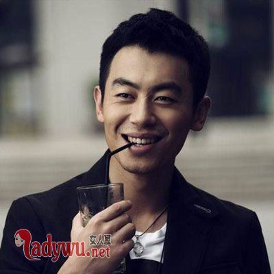 朱亚文沈佳妮怎么认识的