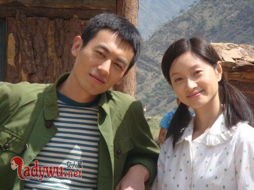 朱亚文沈佳妮怎么认识的