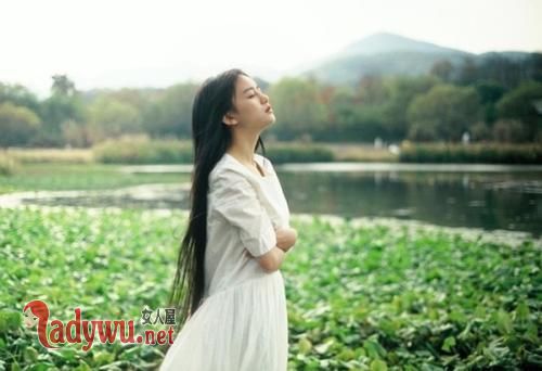 女人越淡定男人越在乎