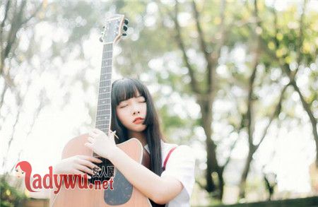 恋爱时女生要主动吗
