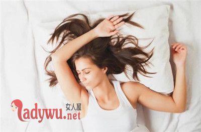 女人晚上睡觉出汗是什么原因
