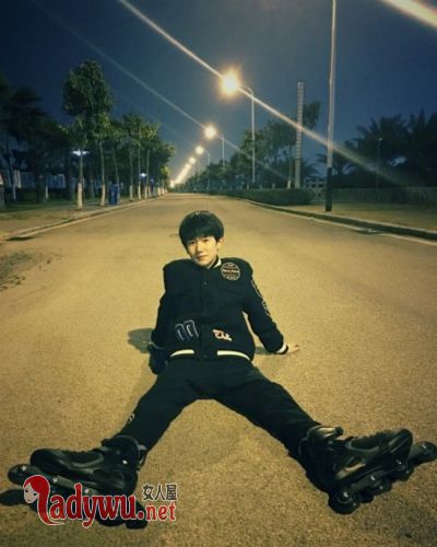 王源脚有多大